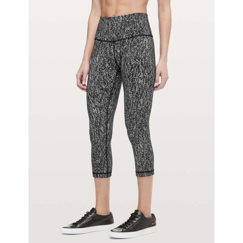 Lululemon Wunder Under Crop (High-Rise) *21" Luon Suited Jacquard Sz 4 EUC